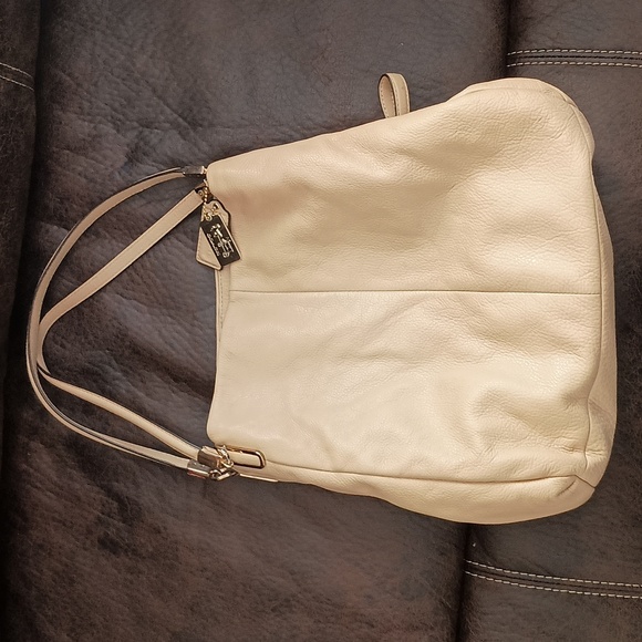 Coach 26224 (Madison Pebbled) Leather Phoebe Shoulder Bag tan - Picture 1 of 4
